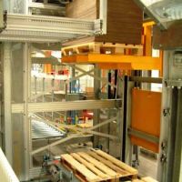 Vertical pallet conveyor / Paletten Etagenlift 04
