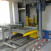 Vertical pallet conveyor / Paletten Etagenlift 03